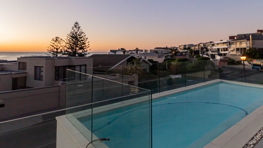 5 Bedroom Property for Sale in Bloubergstrand Western Cape